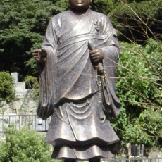 Ničiren (1222-1282) statuja